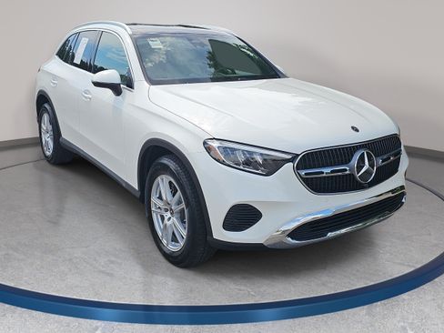 Certified 2026 Mercedes-Benz GLC 300 4MATIC image 4