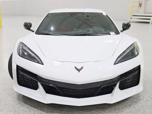 Used 2025 Chevrolet Corvette E-Ray AWD/4WD image 8