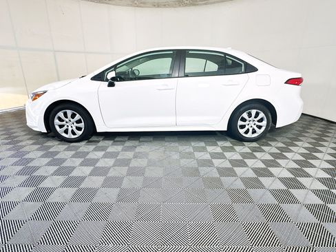 Used 2024 Toyota Corolla LE FWD image 6