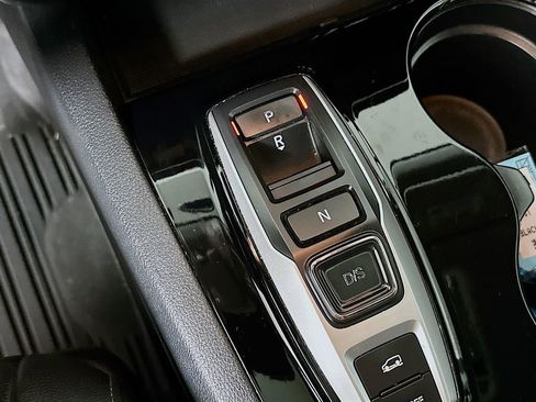 Used 2016 Honda Pilot Touring image 22