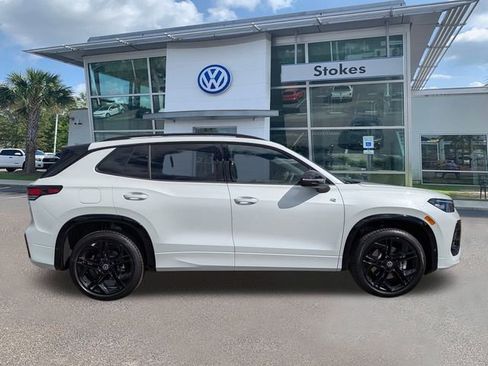 New 2026 Volkswagen Tiguan SE R-Line AWD/4WD image 3