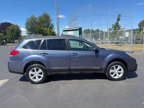 Used 2014 Subaru Outback 2.5i Premium AWD/4WD image 6