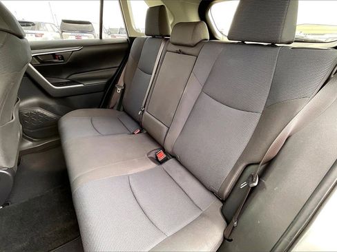 Used 2019 Toyota RAV4 LE image 19