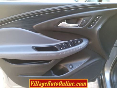 Used 2020 Buick Envision Essence image 25