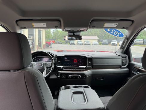 Used 2024 GMC Sierra 2500 SLE image 24