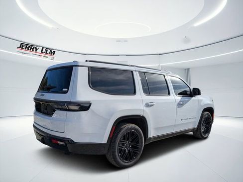 New 2026 Jeep Grand Wagoneer Limited AWD/4WD image 3