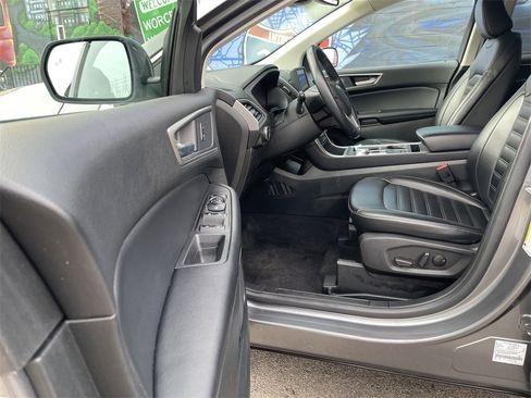Used 2023 Ford Edge SEL image 14