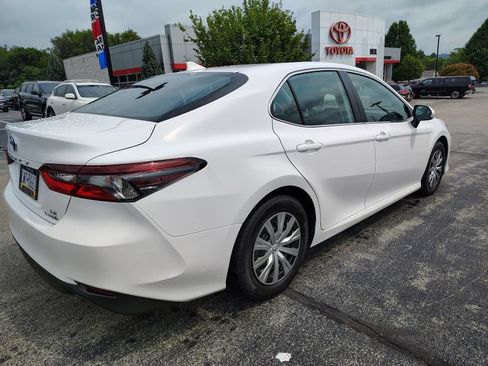 Used 2022 Toyota Camry LE w/ Cold Weather Package FWD image 4