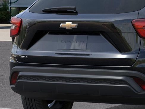 New 2026 Chevrolet Trax LS FWD image 14