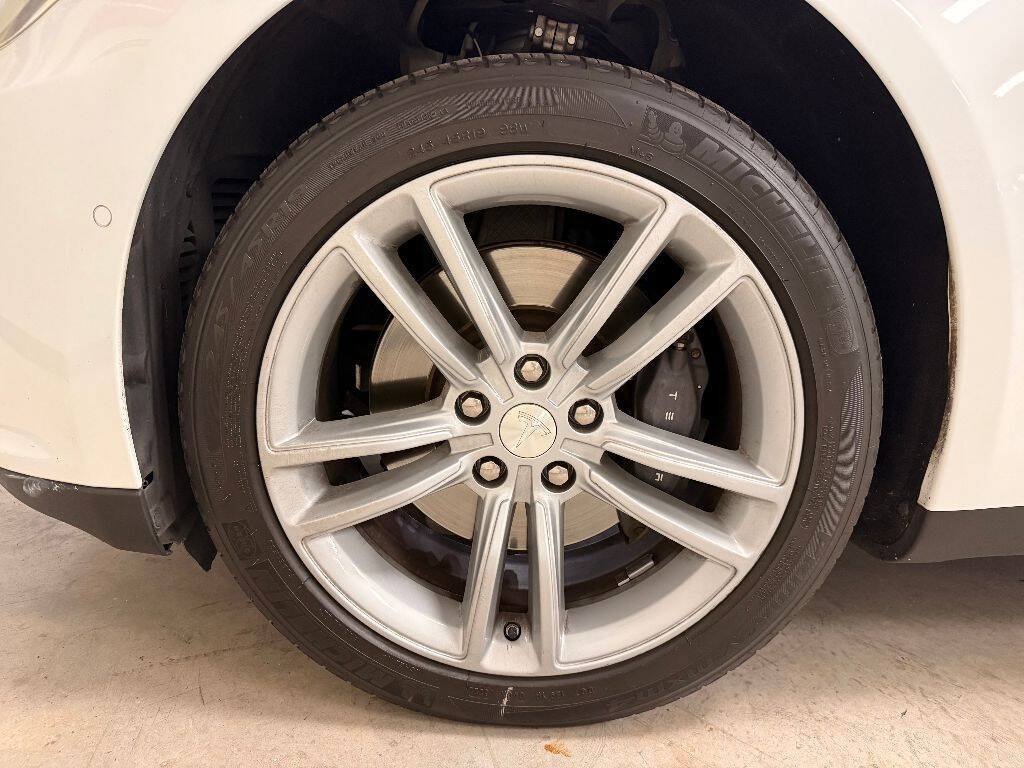 Used 2016 Tesla Model S 85 RWD image 48