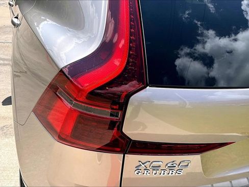 Used 2026 Volvo XC60 B5 Plus AWD/4WD image 40