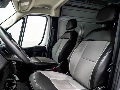 Used 2024 RAM ProMaster 2500 w/ Convenience Group FWD image 32