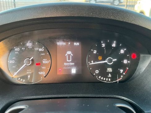 Used 2024 RAM ProMaster 2500 w/ Convenience Group FWD image 13