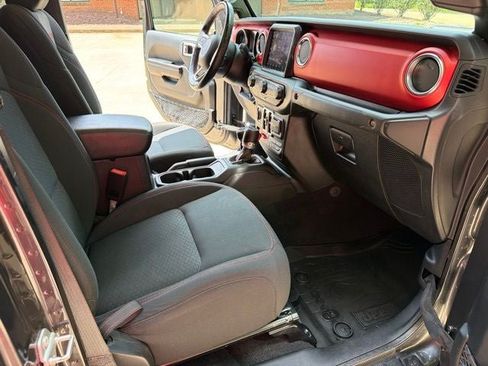 Used 2021 Jeep Gladiator Rubicon AWD/4WD image 29