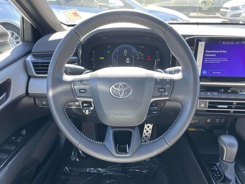 Used 2025 Toyota Camry SE w/ Multimedia Upgrade Package image 26