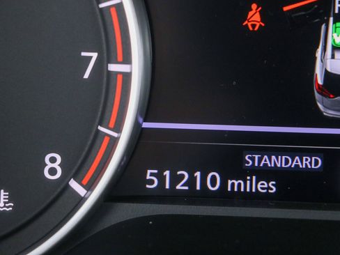 Used 2024 Nissan Rogue SV w/ SV Premium Package FWD image 16