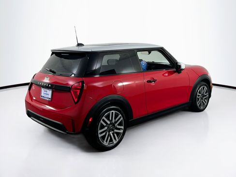 Used 2025 MINI Cooper S FWD image 5