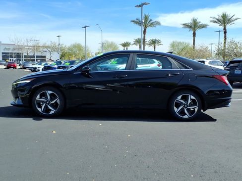 Used 2023 Hyundai Elantra Limited image 4