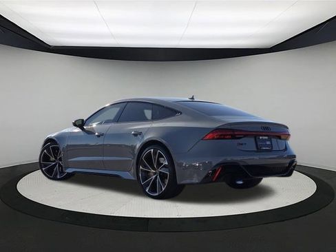 Used 2022 Audi RS 7 4.0T image 5