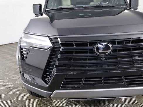 Used 2024 Lexus GX 550 AWD/4WD image 16