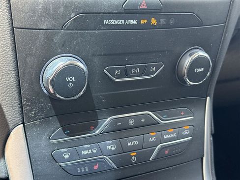 Used 2019 Ford Edge SEL w/ Equipment Group 201A AWD/4WD image 31