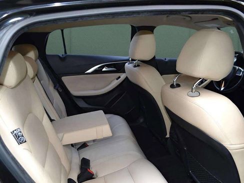 Used 2017 INFINITI QX30 image 21