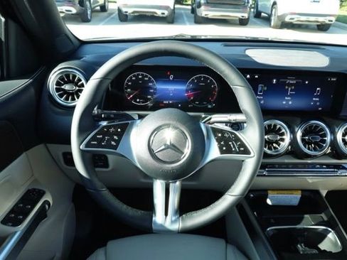 New 2026 Mercedes-Benz GLB 250 image 18
