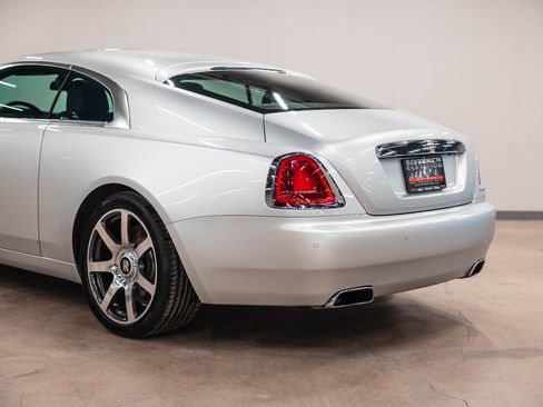 Used 2015 Rolls-Royce Wraith image 23