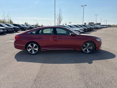 Used 2018 Honda Accord Touring image 12