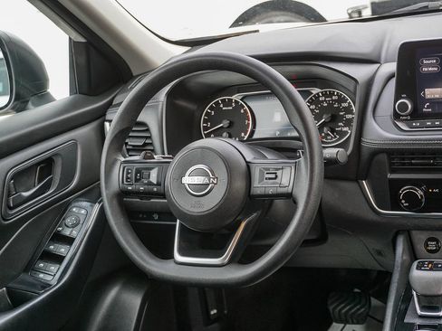Used 2024 Nissan Rogue S FWD image 17