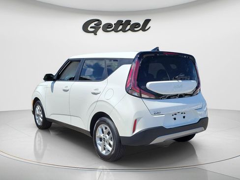 Used 2025 Kia Soul LX FWD image 14