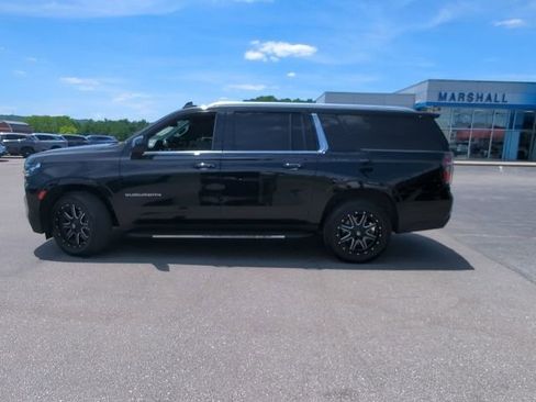 Used 2022 Chevrolet Suburban LT AWD/4WD image 33