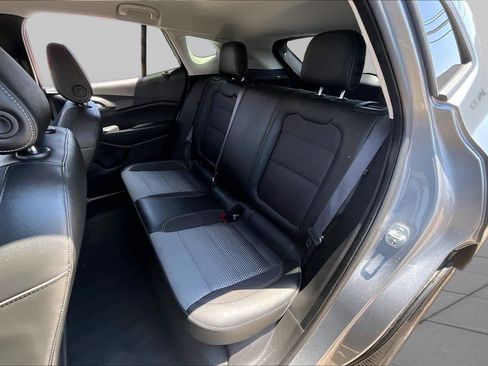 Used 2025 Chevrolet Trax LT FWD image 20