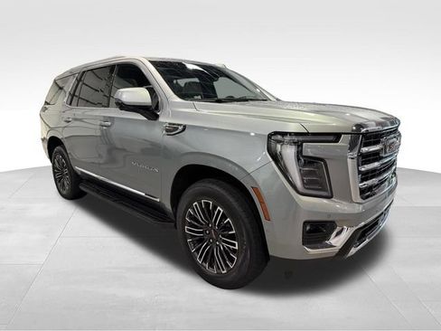 Used 2025 GMC Yukon Elevation w/ Elevation Premium Package AWD/4WD image 3