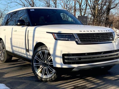 New 2026 Land Rover Range Rover SE image 2