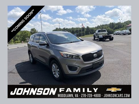 Used 2017 Kia Sorento AWD image 1