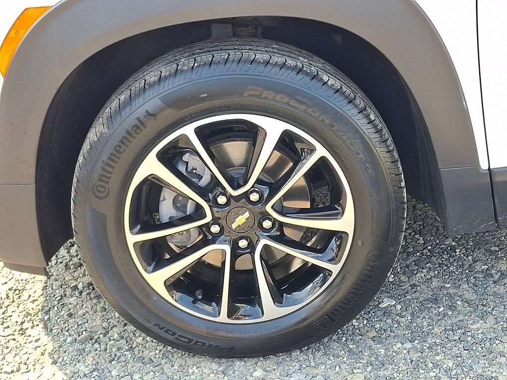 Certified 2024 Chevrolet TrailBlazer LT FWD image 32
