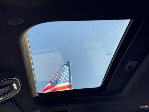 New 2025 Jeep Grand Cherokee Altitude image 19