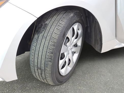 Used 2023 Toyota Corolla LE FWD image 31