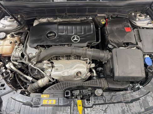 Used 2020 Mercedes-Benz GLB 250 4MATIC image 23