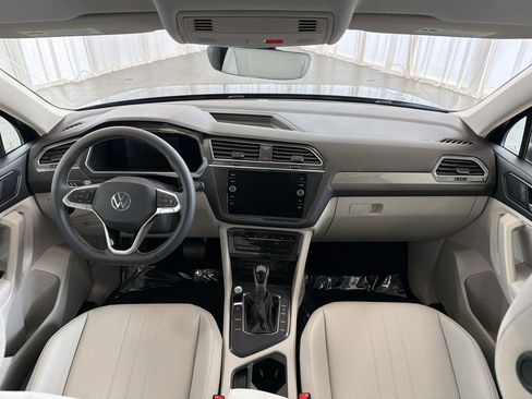 Certified 2023 Volkswagen Tiguan SE FWD image 16