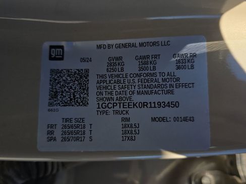 Used 2024 Chevrolet Colorado Trail Boss w/ Technology Package AWD/4WD image 20