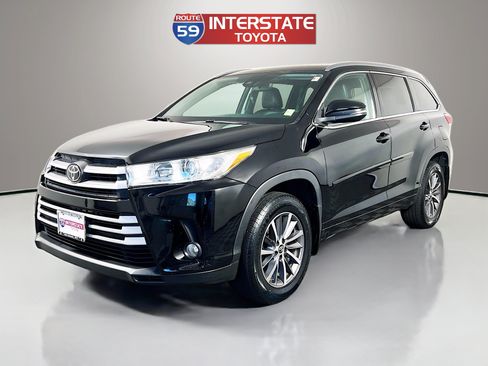 Used 2018 Toyota Highlander XLE w/ Protection Package #3 AWD/4WD image 3
