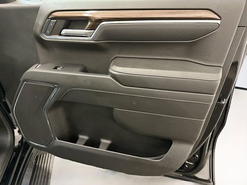 Used 2023 Chevrolet Silverado 1500 LT AWD/4WD image 33