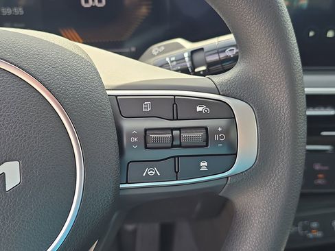 New 2026 Kia K5 LXS FWD image 31