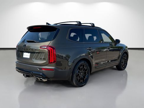 Used 2021 Kia Telluride SX w/ SX Prestige Package image 3