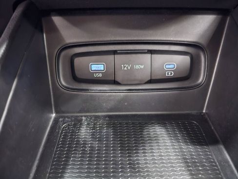 Used 2025 Hyundai Venue SEL FWD image 22