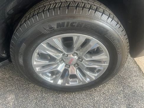 Used 2022 GMC Yukon Denali RWD image 7