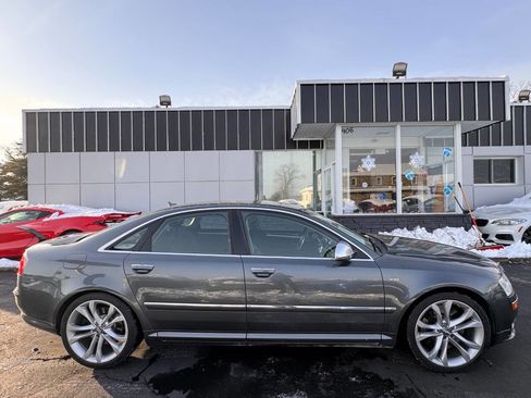 Used 2008 Audi S8 image 9
