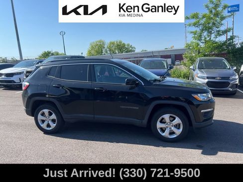 Used 2019 Jeep Compass Latitude AWD/4WD image 4